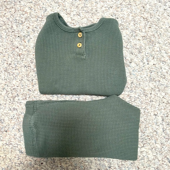 2T Outfit - Picture 1 of 2